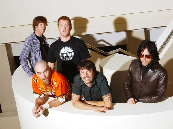 QOTSA 2002